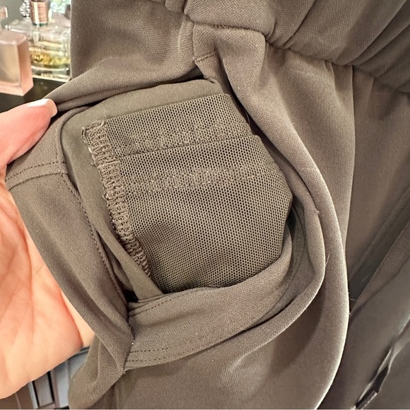 Lululemon Stretch High-Rise Joggers | Olive Green | Size 2 - Picture 5 of 15